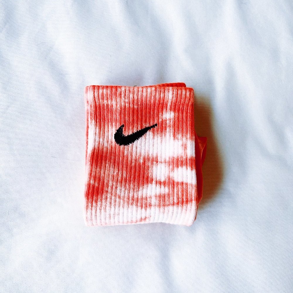 4 pairs Tie Dye NIKE Unisex Crew Cotton Socks - Picture 4 of 8